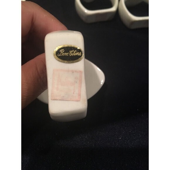 10 Ceramic AUDREY NAPKIN RING HOLDERS FACE MASK Floral‎ Marzi Gras - Picture 6 of 10